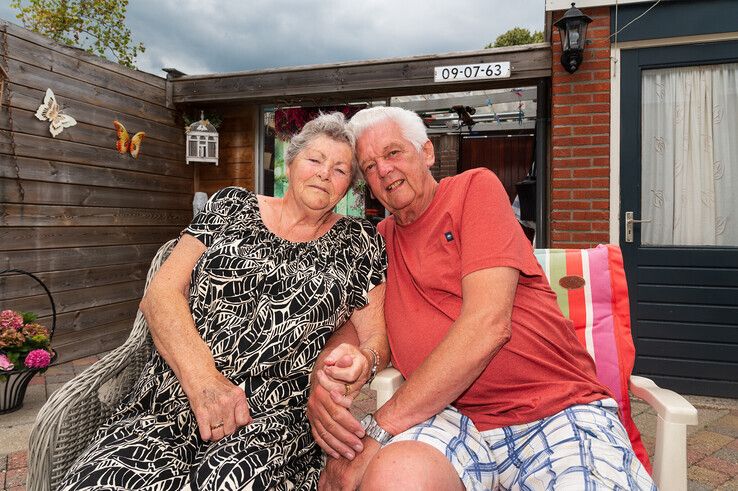Hennie en Gea van 't Zand waren op zondag 9 juli zestig jaar getrouwd. - Foto: Peter Denekamp