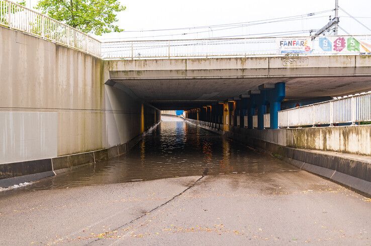 De Van Karnebeektunnel moest worden afgesloten voor het autoverkeer.  - Foto: Peter Denekamp