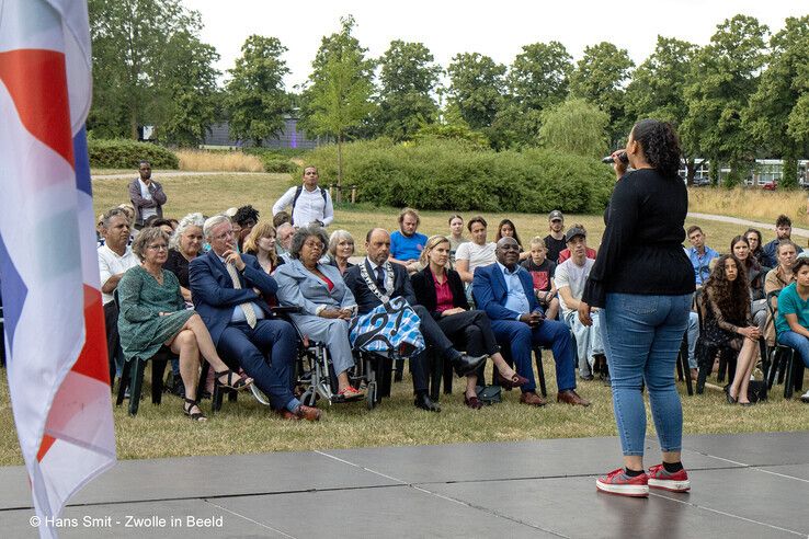 In beeld: Zwolle herdenkt voor de vierde keer afschaffing slavernij tijdens Keti Koti - Foto: Hans Smit