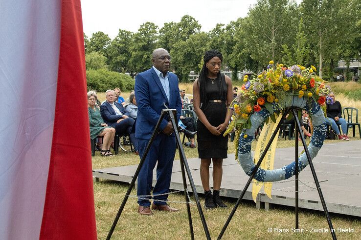 In beeld: Zwolle herdenkt voor de vierde keer afschaffing slavernij tijdens Keti Koti - Foto: Hans Smit