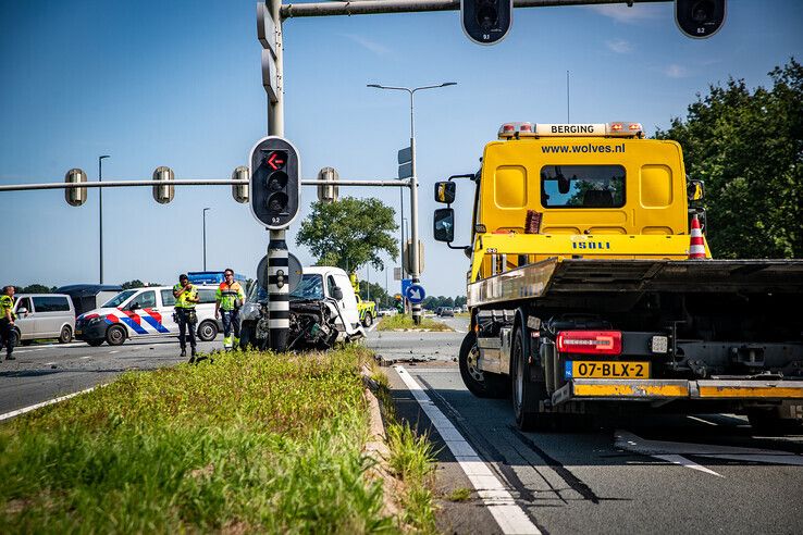 Door het ongeval raakten twee mensen ernstig gewond. - Foto: Hugo Janssen