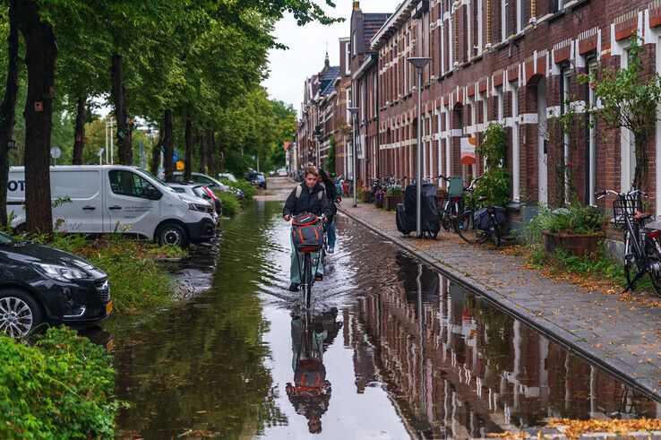 De parallelweg van de Deventerstraatweg ter hoogte van de Verenigingstraat. - Foto: Peter Denekamp