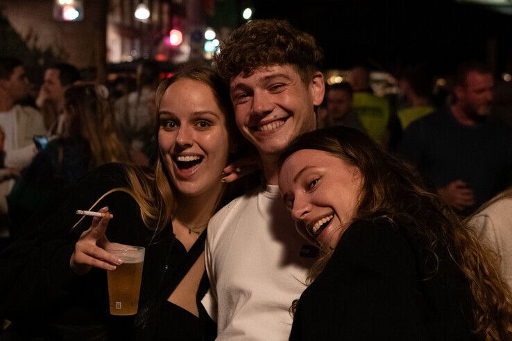 In beeld: Gezelligheid, drukte en veel muziek op Straatfestival, vanavond volgt Straatfestival x Zwolle Pride - Foto: Geertjan Kuper