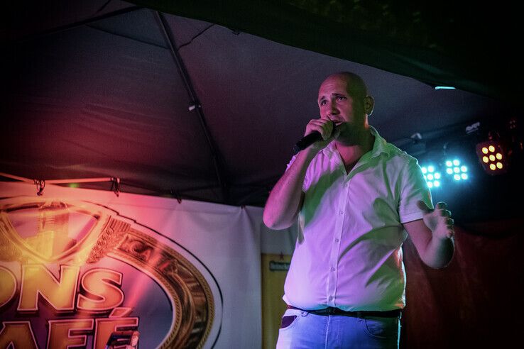 In beeld: Gezelligheid, drukte en veel muziek op Straatfestival, vanavond volgt Straatfestival x Zwolle Pride - Foto: Geertjan Kuper