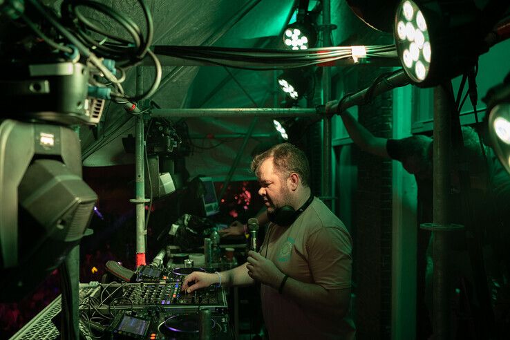 In beeld: Gezelligheid, drukte en veel muziek op Straatfestival, vanavond volgt Straatfestival x Zwolle Pride - Foto: Geertjan Kuper