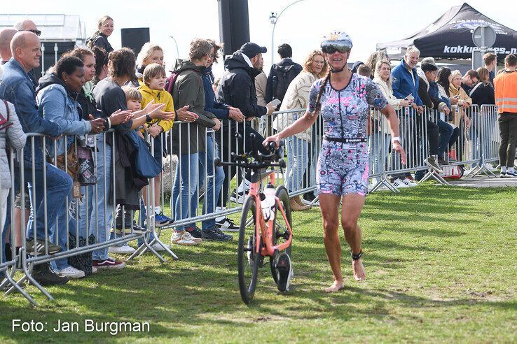 In beeld: Stijn Janssen wint Triathlon Zwolle - Foto: Jan Burgman
