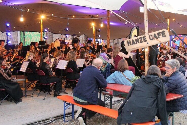 In beeld: Vuurvogel geeft concert in laatste weekend Hanze Art Station - Foto: Obbe Bakker