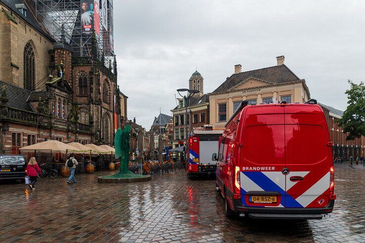 Paniek in binnenstad Zwolle: ‘Mijn hart stond even stil… de Grote Kerk in brand!’ - Foto: Peter Denekamp