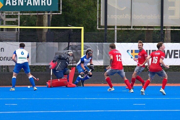 Focus op hockey: Zwolse hockeymannen winnen overtuigend van promovendus Beuningen - Foto: Bob Koning