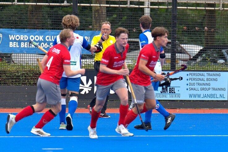 Focus op hockey: Zwolse hockeymannen winnen overtuigend van promovendus Beuningen - Foto: Bob Koning