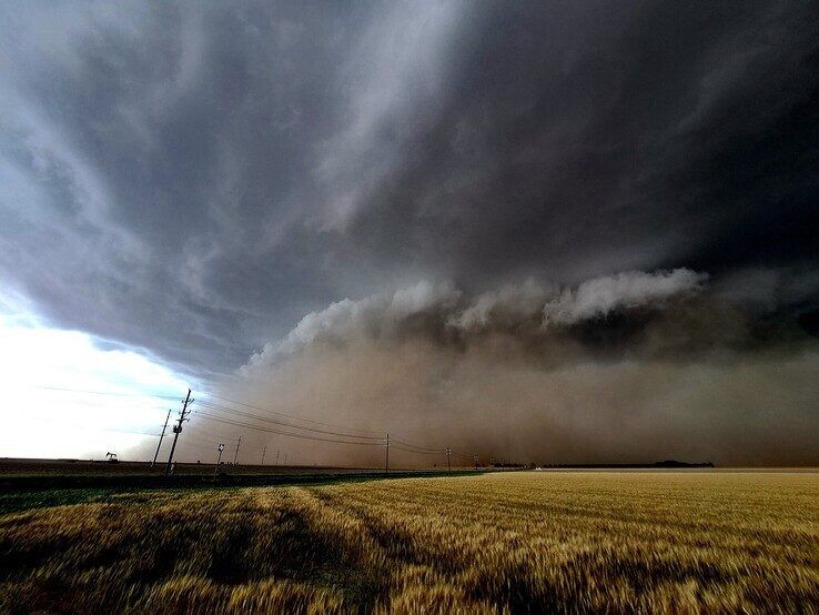 Weerman Robert de Vries ging in de Verenigde Staten op jacht naar noodweer. - Foto: Robert de Vries