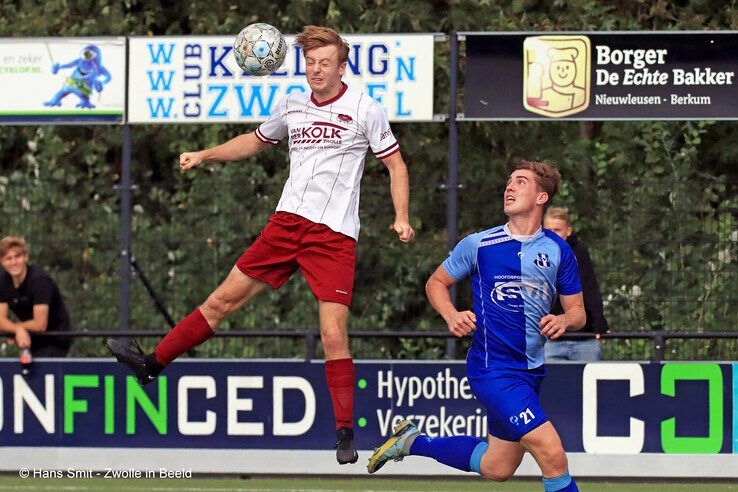 Focus op amateurvoetbal: SVI is los en laat niets heel van WVF in stadsderby - Foto: Hans Smit