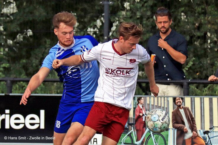 Focus op amateurvoetbal: SVI is los en laat niets heel van WVF in stadsderby - Foto: Hans Smit