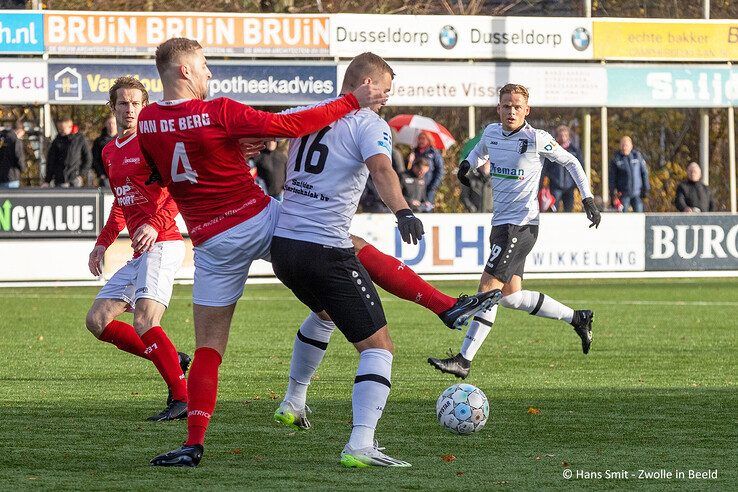 Focus op amateurvoetbal: Berkum verliest nipt van koploper Excelsior ’31 - Foto: Hans Smit