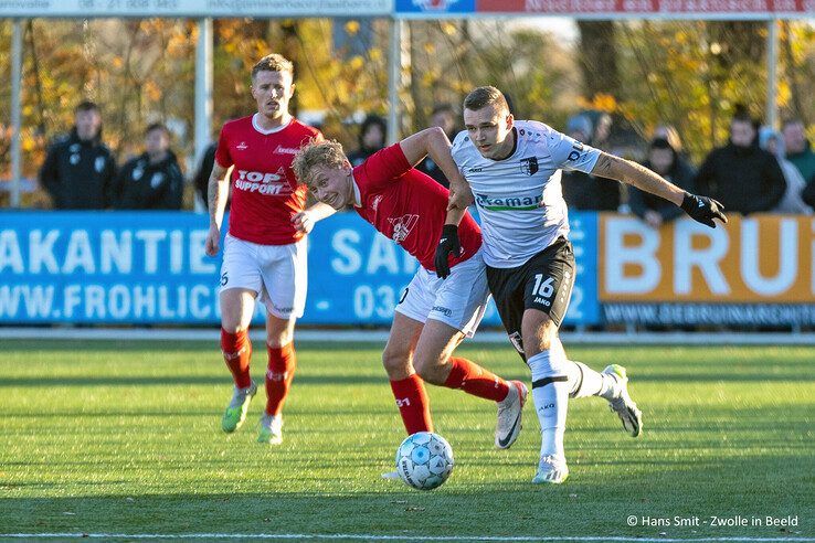 Focus op amateurvoetbal: Berkum verliest nipt van koploper Excelsior ’31 - Foto: Hans Smit