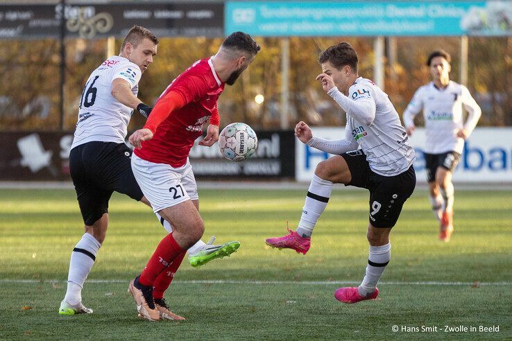 Focus op amateurvoetbal: Berkum verliest nipt van koploper Excelsior ’31 - Foto: Hans Smit