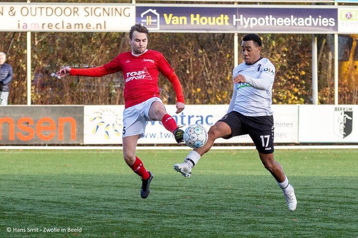 Focus op amateurvoetbal: Berkum verliest nipt van koploper Excelsior ’31 - Foto: Hans Smit