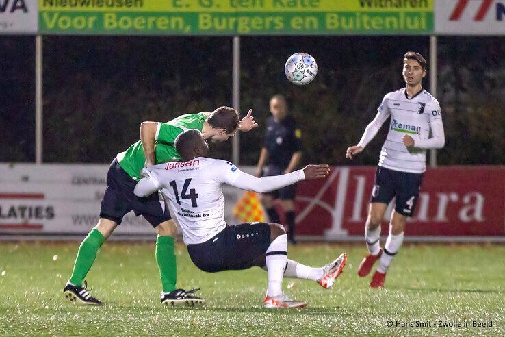 Focus op amateurvoetbal: Berkum bekert verder na doelpuntenfestijn - Foto: Hans Smit