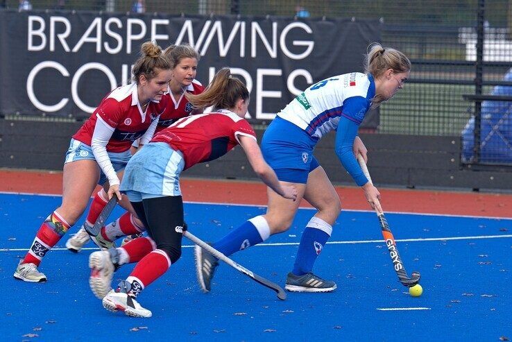 Focus op hockey: Zwolse hockeyvrouwen spelen gelijk in venijnig duel tegen Gooische - Foto: Bob Koning