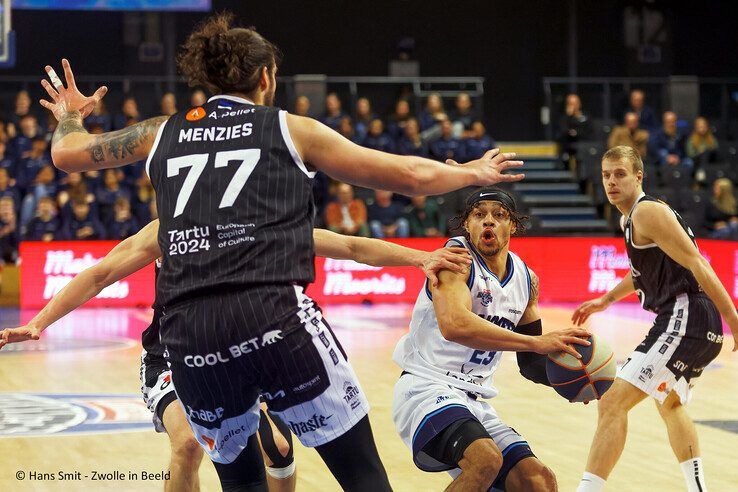 In beeld: Landstede Hammers buigt hoofd voor Tartu Ülikoo - Foto: Hans Smit