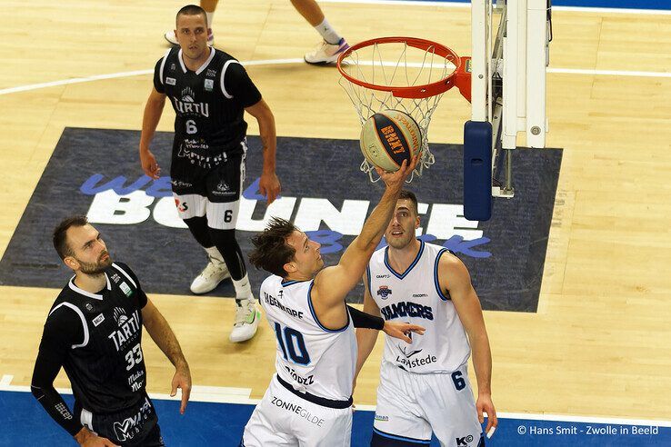 In beeld: Landstede Hammers buigt hoofd voor Tartu Ülikoo - Foto: Hans Smit