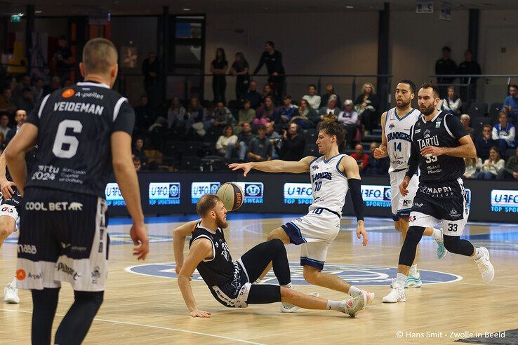 In beeld: Landstede Hammers buigt hoofd voor Tartu Ülikoo - Foto: Hans Smit