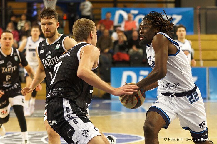 In beeld: Landstede Hammers buigt hoofd voor Tartu Ülikoo - Foto: Hans Smit