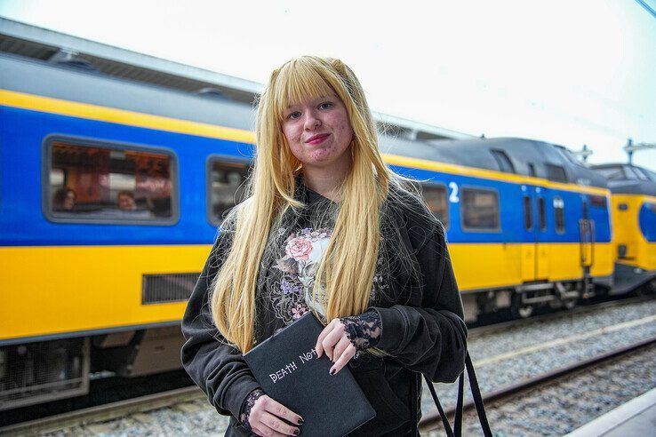 Bijzondere reizigers stappen in Zwolle op de trein naar Utrecht - Foto: Obbe Bakker