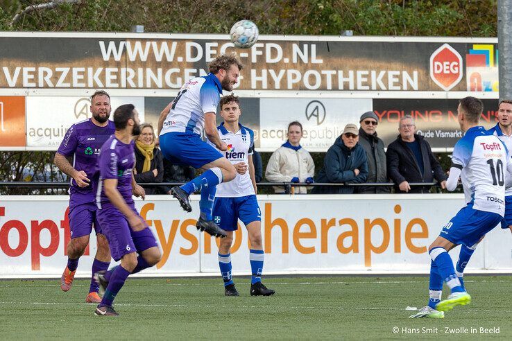 Focus op amateurvoetbal: ZAC pakt drie punten in stadsderby tegen Dieze West - Foto: Hans Smit
