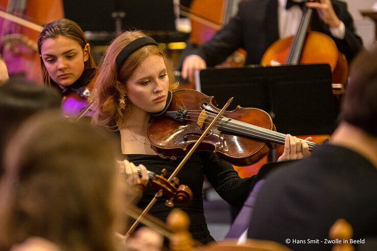 In beeld: Plantagekerk in Engelse kerstsfeer gehuld tijdens Meander Kerstconcert - Foto: Hans Smit