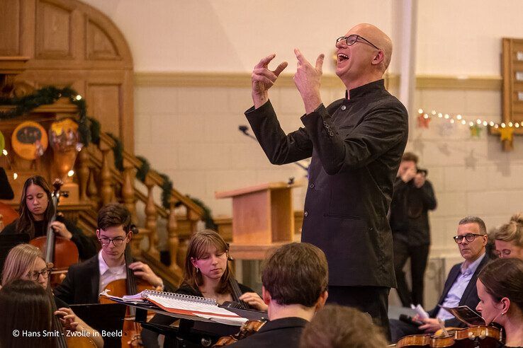 In beeld: Plantagekerk in Engelse kerstsfeer gehuld tijdens Meander Kerstconcert - Foto: Hans Smit