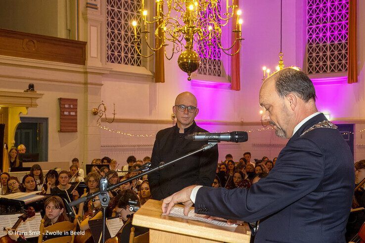 In beeld: Plantagekerk in Engelse kerstsfeer gehuld tijdens Meander Kerstconcert - Foto: Hans Smit