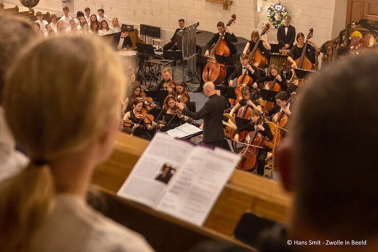 In beeld: Plantagekerk in Engelse kerstsfeer gehuld tijdens Meander Kerstconcert - Foto: Hans Smit