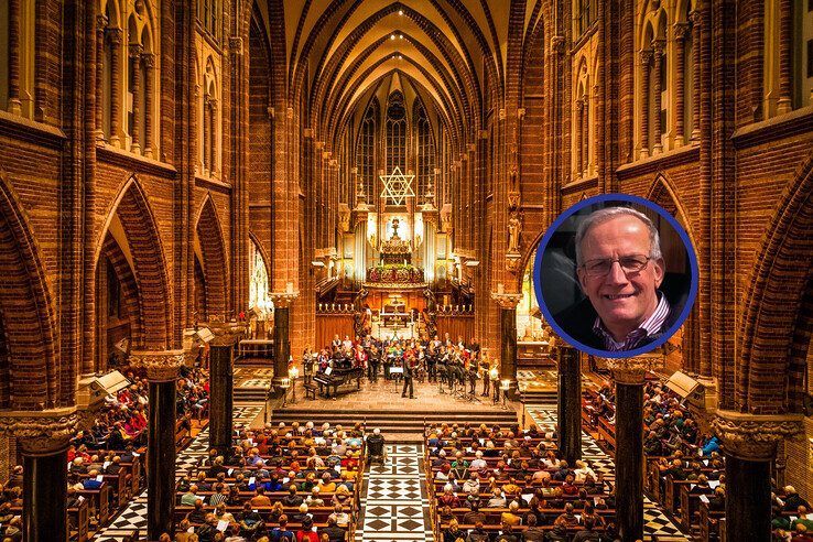 Na het ontbijt met het hele gezin naar de kerk. - Foto: Peter Denekamp