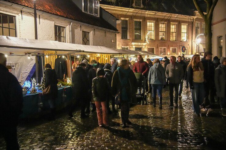 In beeld: Winterse gezelligheid op Winterfestijn in Hattem - Foto: Obbe Bakker
