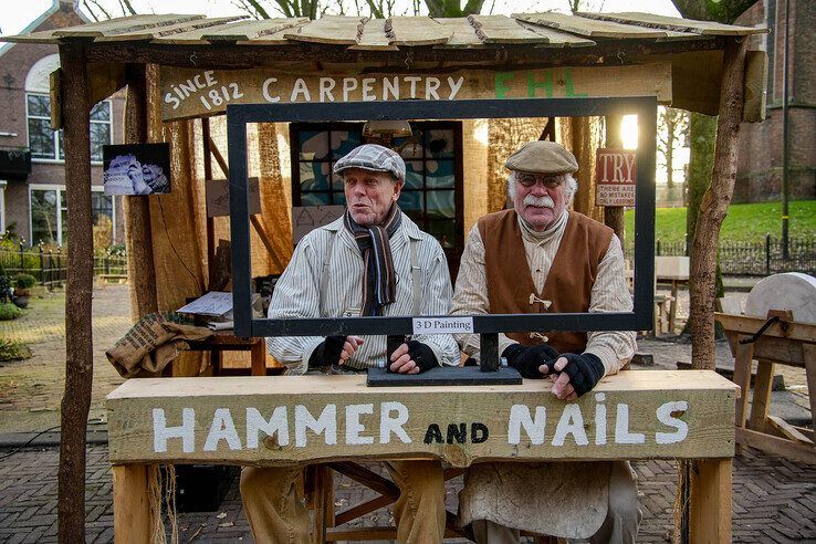 In beeld: Topdrukte op eerste dag van Dickens Festijn in Deventer - Foto: Obbe Bakker