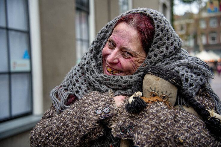 In beeld: Topdrukte op eerste dag van Dickens Festijn in Deventer - Foto: Obbe Bakker