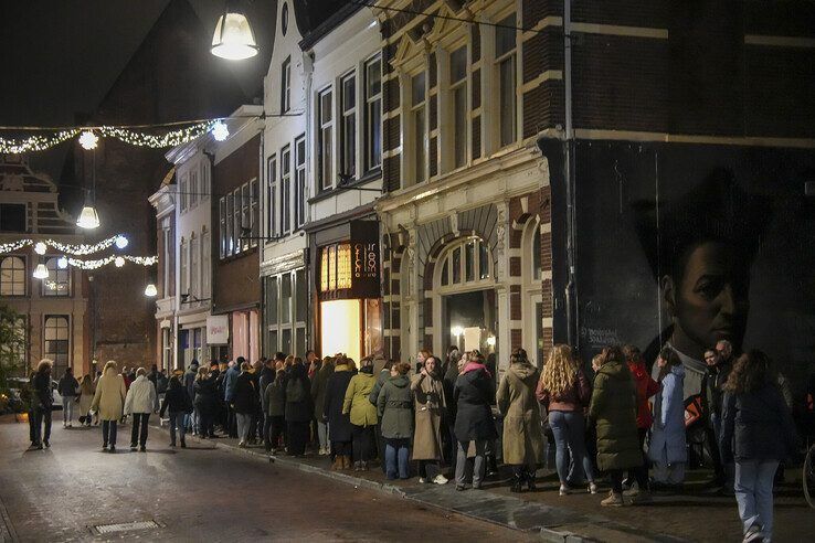 In beeld: Wandelen en chocolade proeven tijdens Chocolate Walk Zwolle - Foto: Obbe Bakker