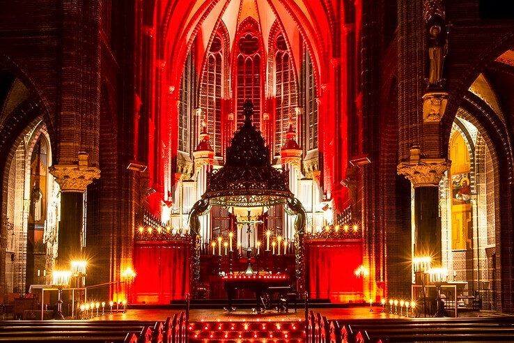 Concert bij kaarslicht. - Foto: Dominicanen Zwolle