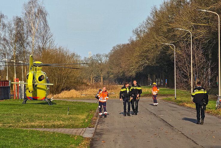 Vijf medewerkers onwel bij Beaphar in Raalte, een persoon naar ziekenhuis - Foto: Salland1/Martijn van Wieringen