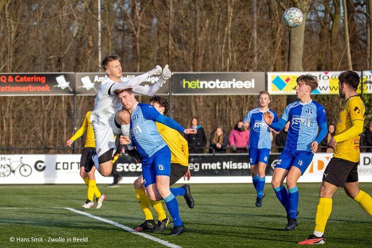 In beeld: SVI lijdt nederlaag tegen ZZVV - Foto: Hans Smit