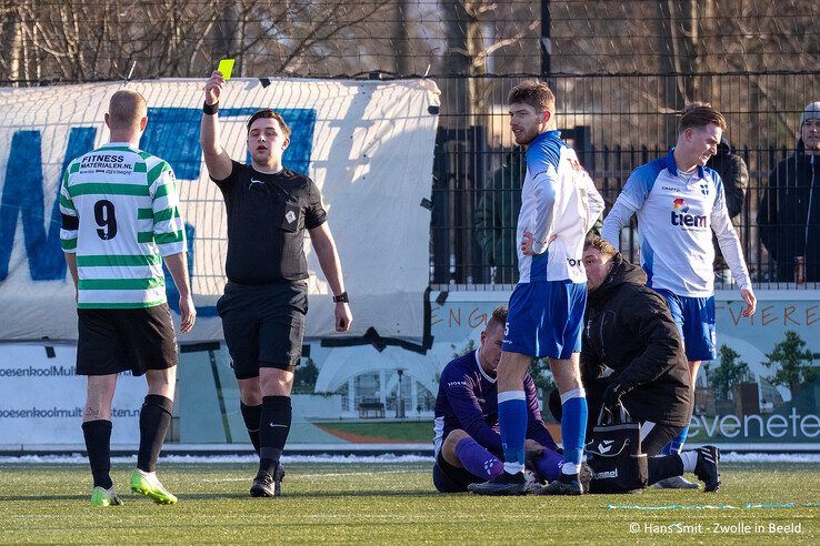 Focus op amateurvoetbal: ZAC wint stadsderby van buurman Zwolsche Boys - Foto: Hans Smit