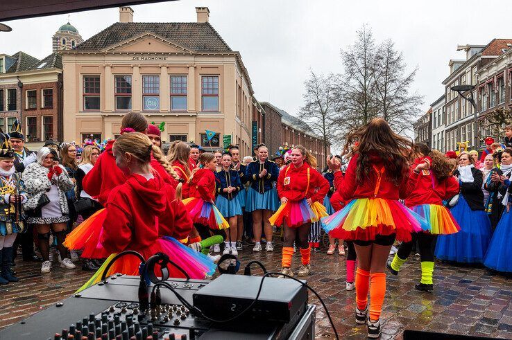 Kindercarnaval barst los in Sassendonk: ‘Carnaval in Zwolle wint altijd!’ - Foto: Peter Denekamp