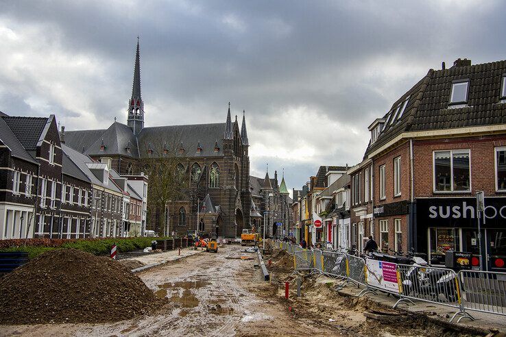 Door het werk op de Assendorperstraat zijn er al meerdere wegen afgesloten in de wijk.    - Foto: Obbe Bakker