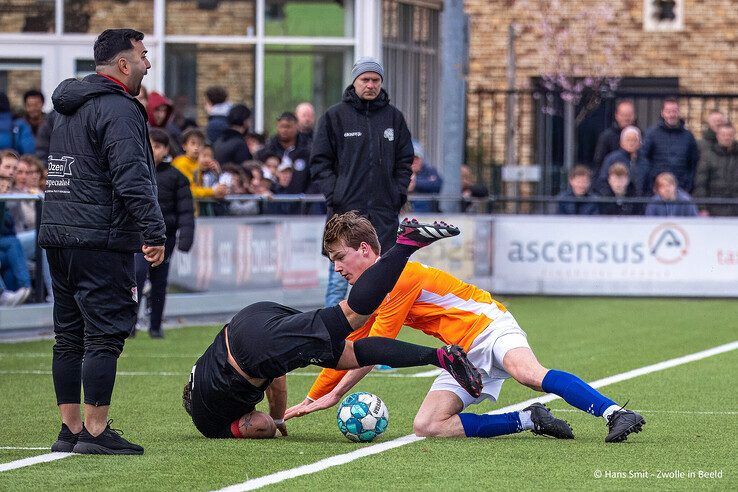 In beeld: Stadsderby tussen CSV ’28 en FC Ulu Spor kent verrassend slotakkoord - Foto: Hans Smit