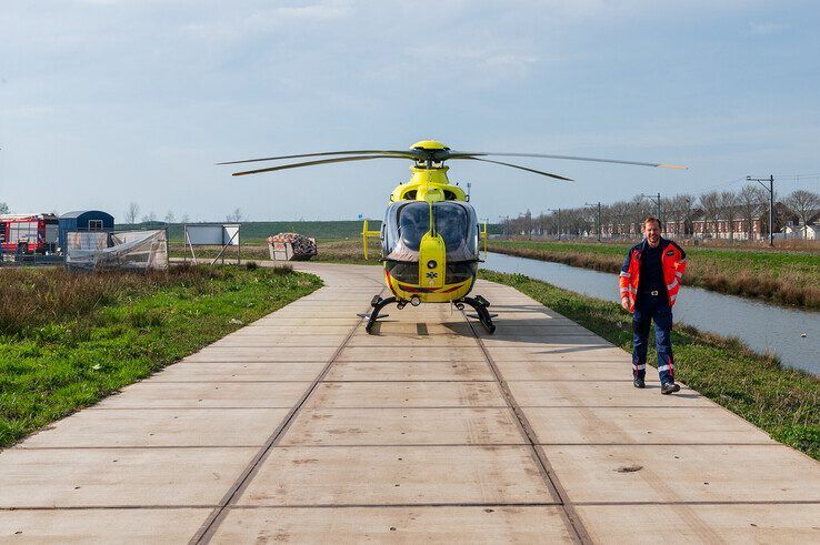 Opnieuw landt traumahelikopter in Zwolse woonwijk - Foto: Peter Denekamp