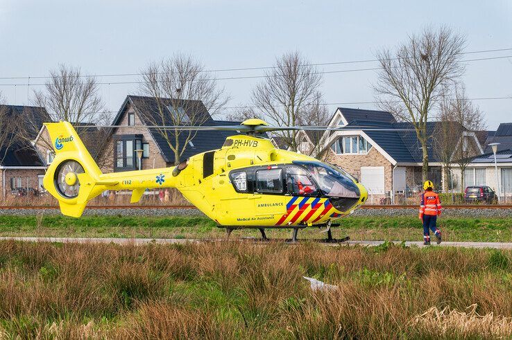 Opnieuw landt traumahelikopter in Zwolse woonwijk - Foto: Peter Denekamp