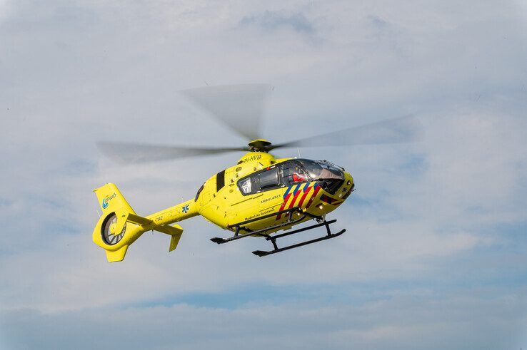 Opnieuw landt traumahelikopter in Zwolse woonwijk - Foto: Peter Denekamp