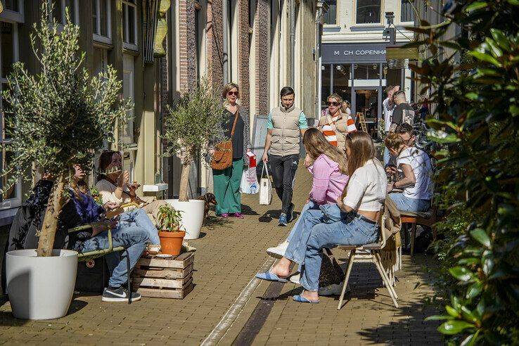 In beeld: Zwolle geniet met volle teugen van warmste 6 april ooit - Foto: Obbe Bakker