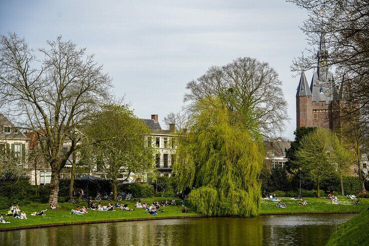 In beeld: Zwolle geniet met volle teugen van warmste 6 april ooit - Foto: Obbe Bakker